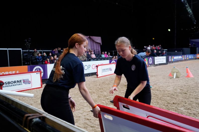 Arena Party Praised For Hoys Support Reaseheath College - Light Designs - High Quality Desktop Collection