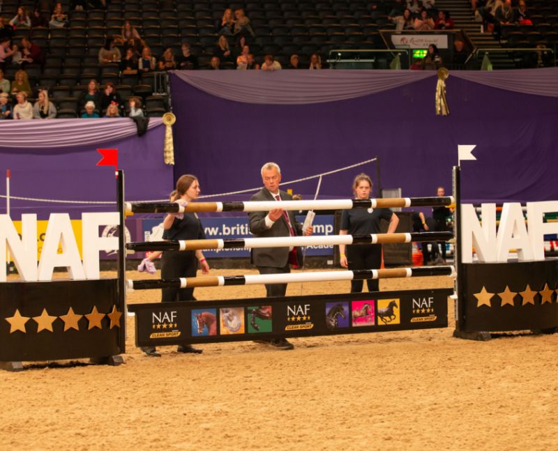 Reaseheath College Students Prove A Hit At Horse Of The Year Show - High Quality Dark Image - 8K