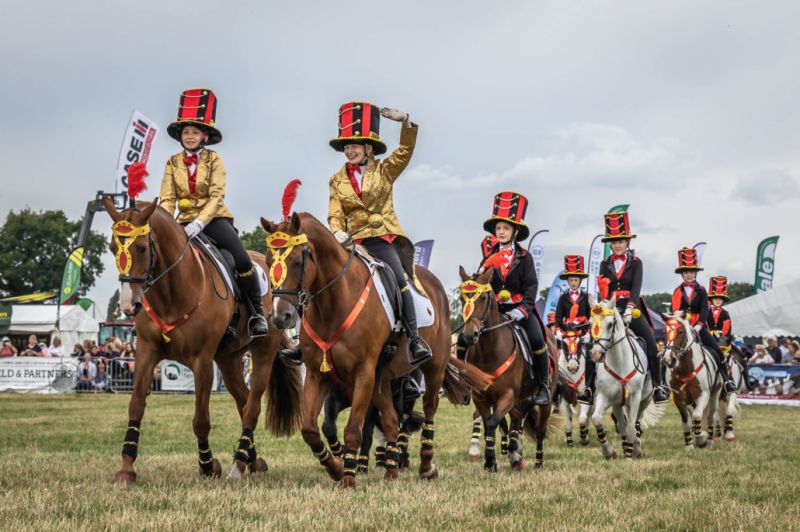 Nantwich Show Hailed Outstanding Success Reaseheath College - Premium Dark Wallpaper Gallery - Mobile