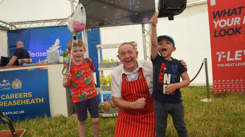 Reaseheath Alumni Association Nantwich - Elegant HD Geometric Textures | Free Download