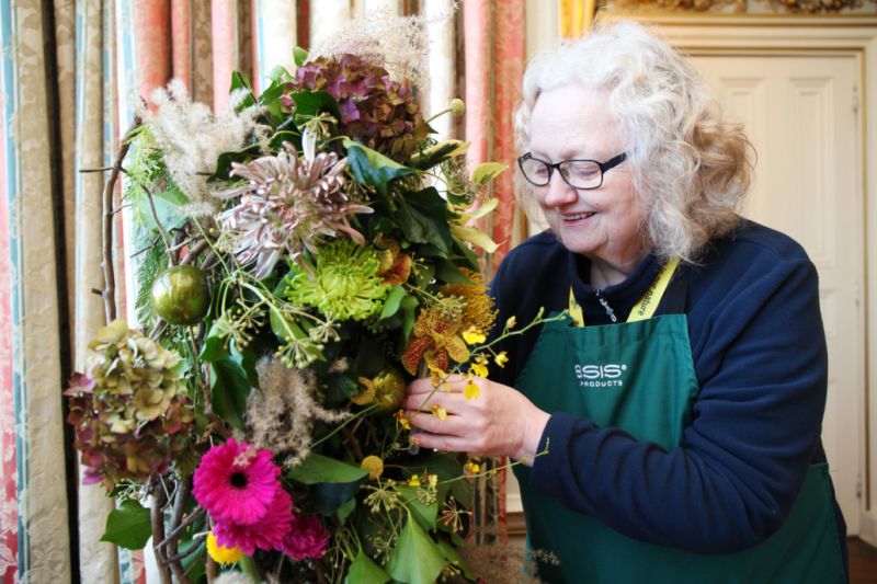Florists Deck Arley Hall For A Festively Floral Christmas Reaseheath - Download Incredible Vintage Illustration | Retina