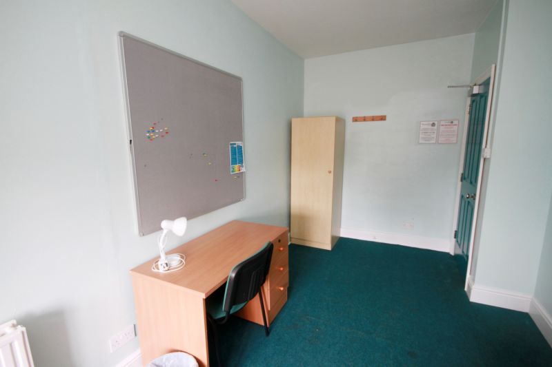 Reaseheath Living In Halls Of Residence 2015 By Reaseheath College Issuu - Modern Mountain Design - Desktop