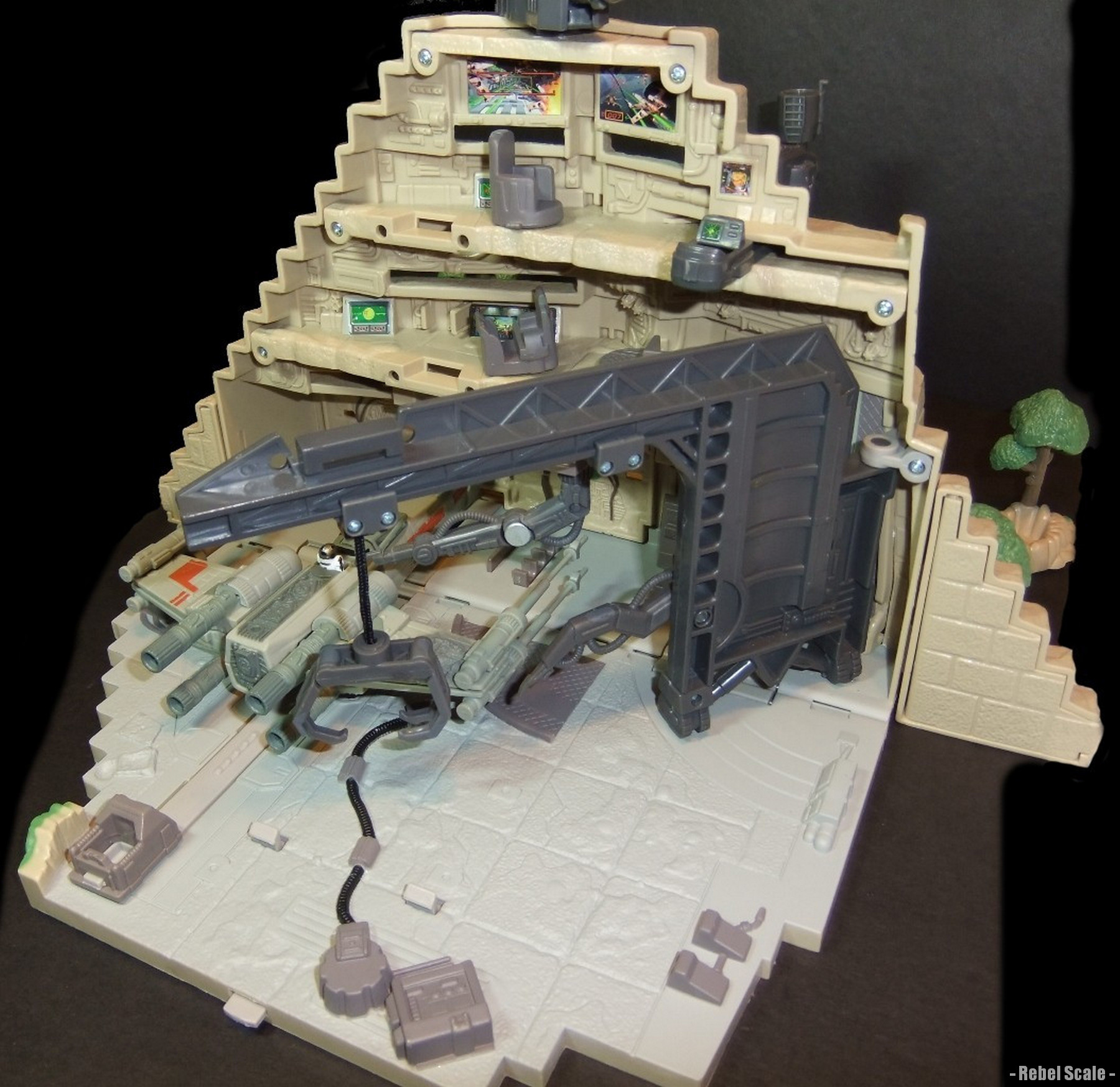 Action Fleet Yavin Rebel Base - Rebel Scale