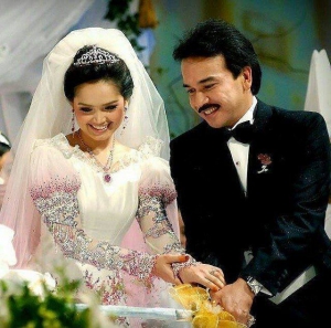 Malaysian celebrity siti nurhaliza tarudin and her husband, khalid mohamad jiwa, were each given a fine of rm10,000 (us$2,400) . Siti Nurhaliza And Datuk K Wedding Review