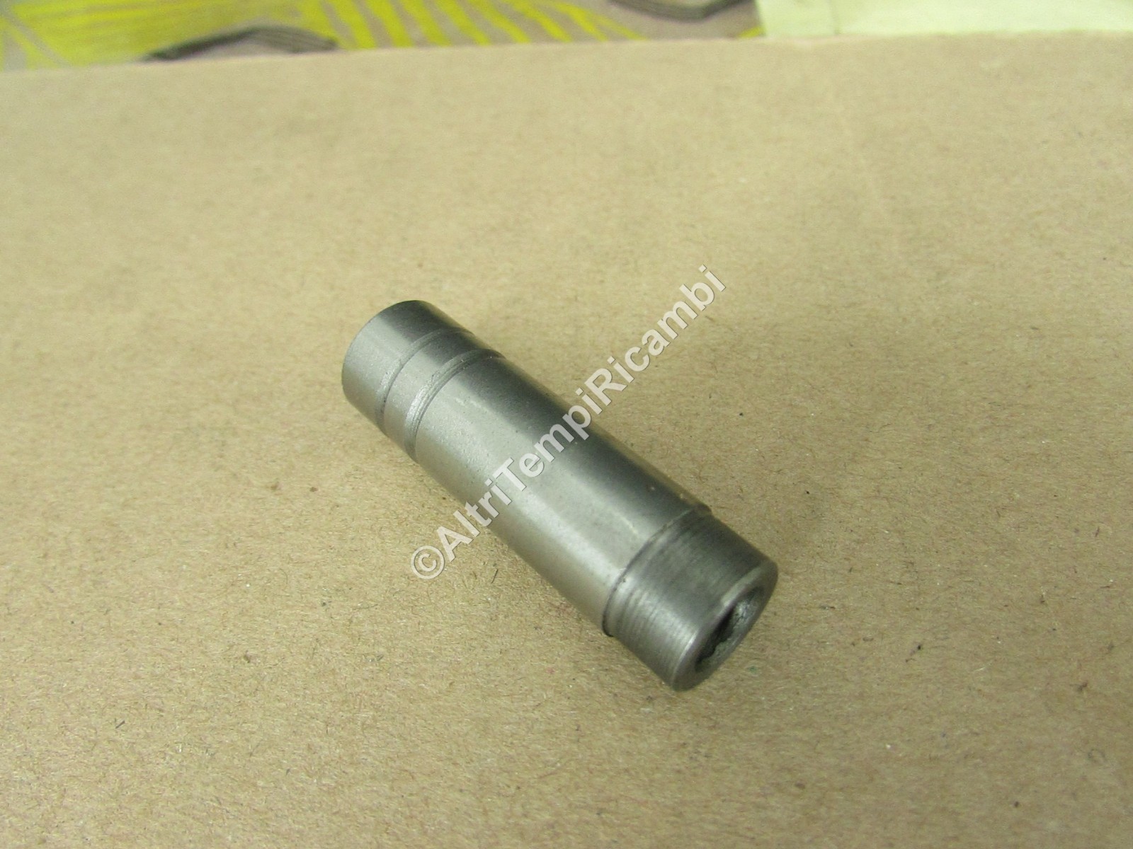 GUIDA VALVOLA RENAULT R19 - R21 - R4 7701460923
