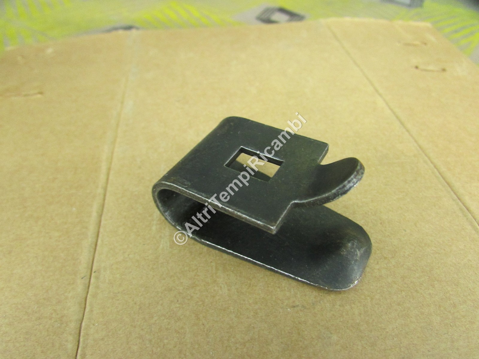 MOLLA FERMO GANASCE RENAULT R4 - R12 - R16 0855757700