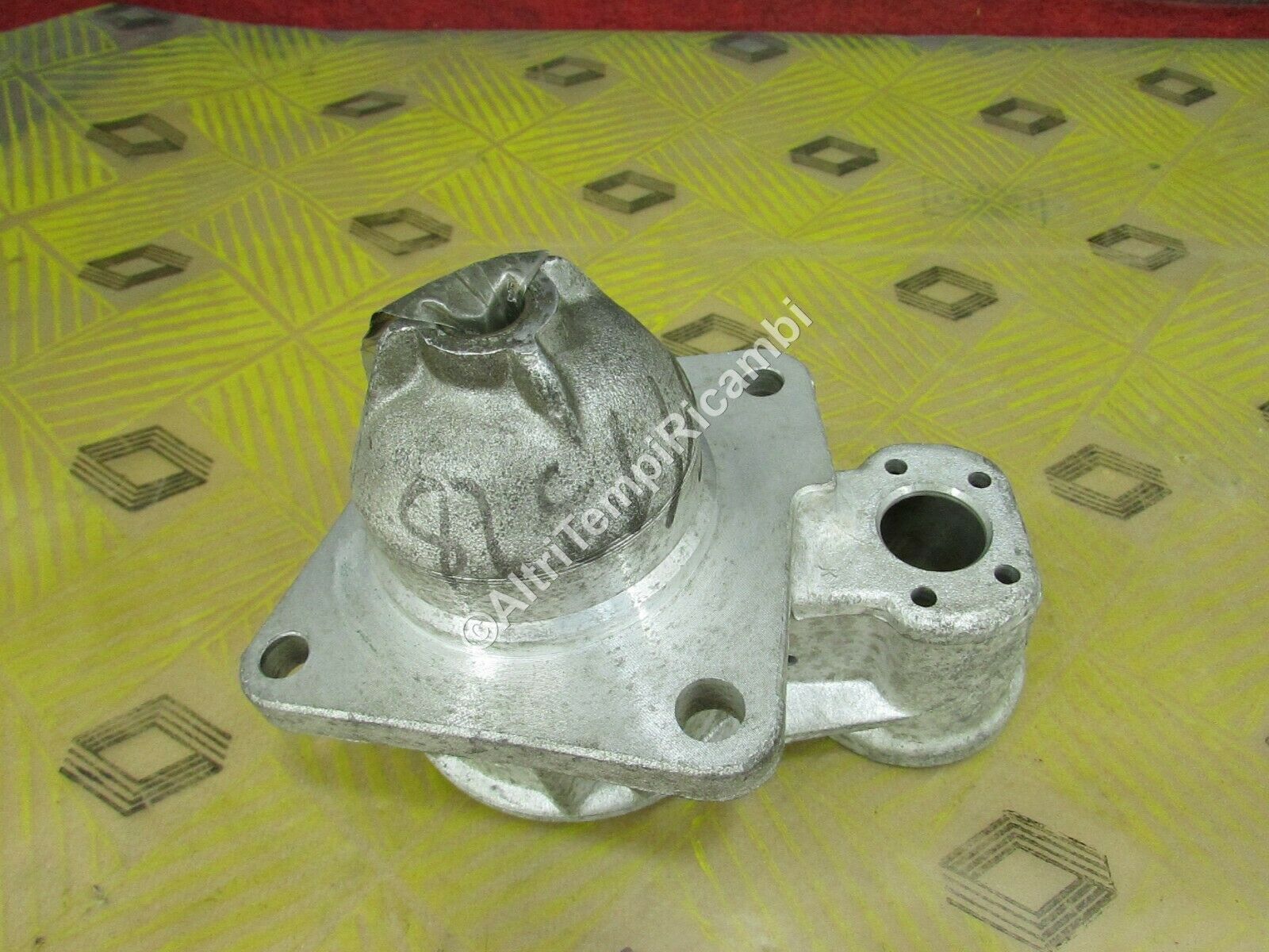 SUPPORTO MOTORINO AVVIAMENTO RENAULT R5 TL - R6 - R8 - R10 - R12 611328 STARTER