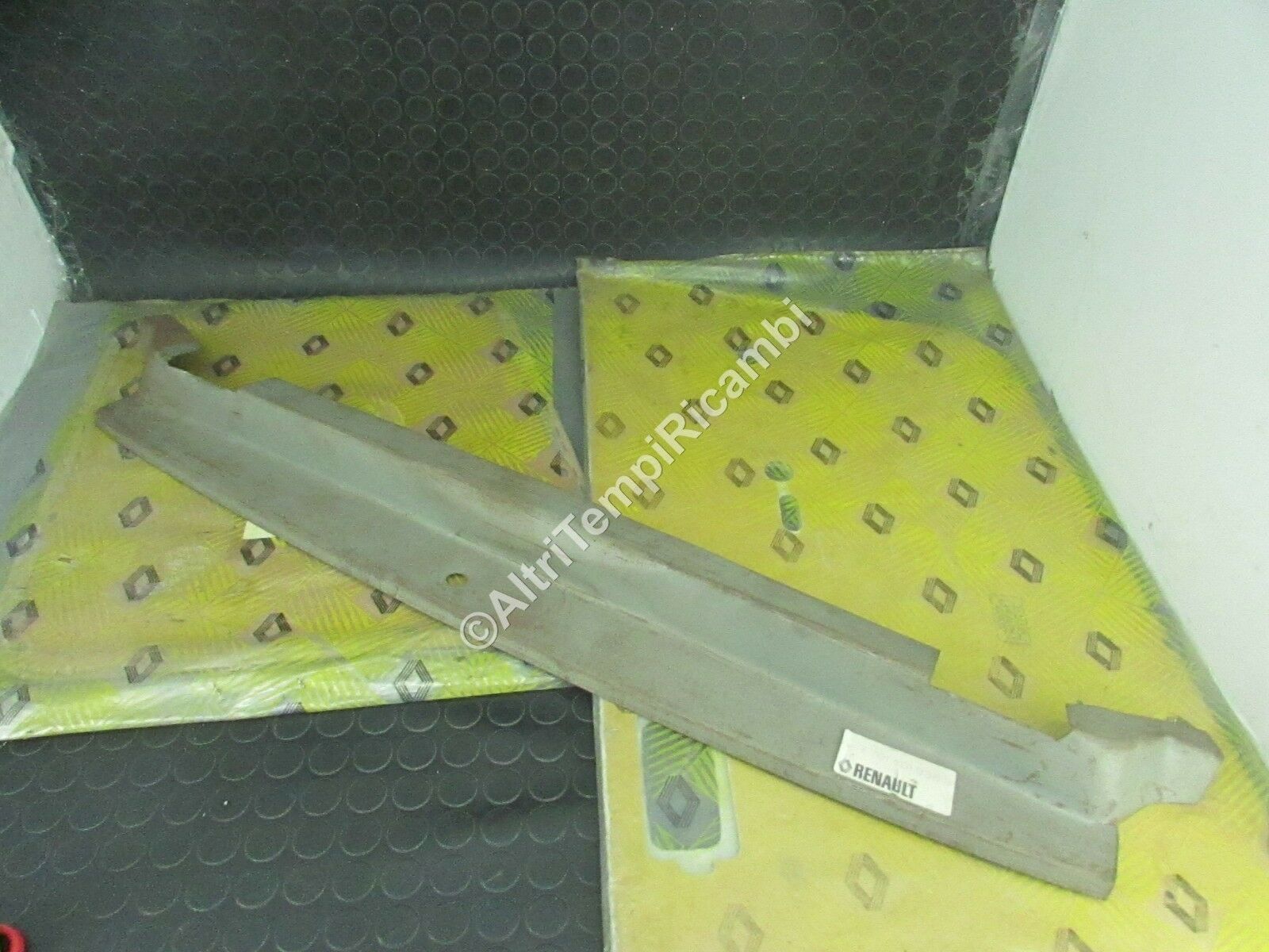 TRAVERSA RENAULT R4 7701401936