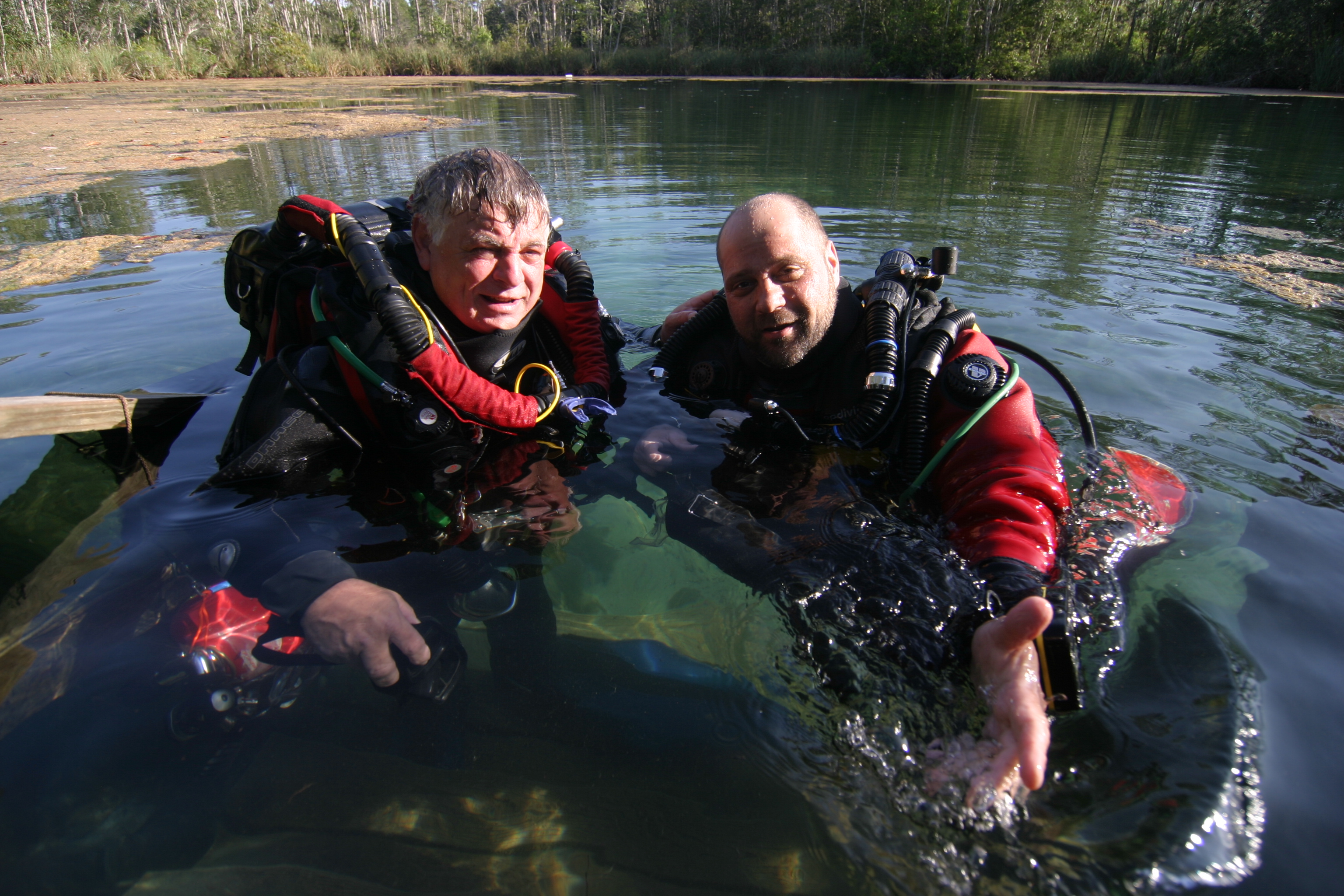 Eagles nest cave diving