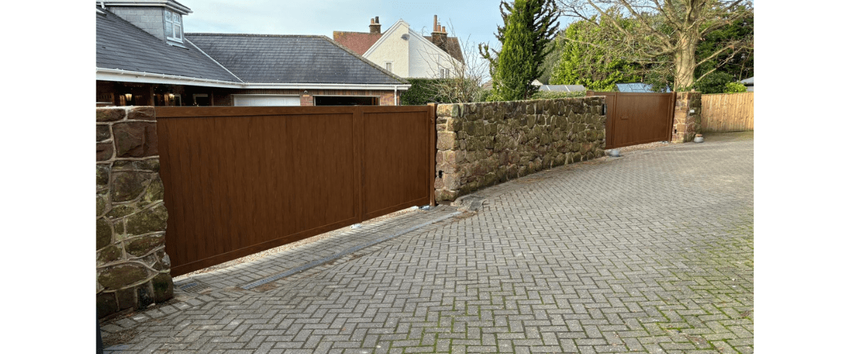 Electric gate install engineer