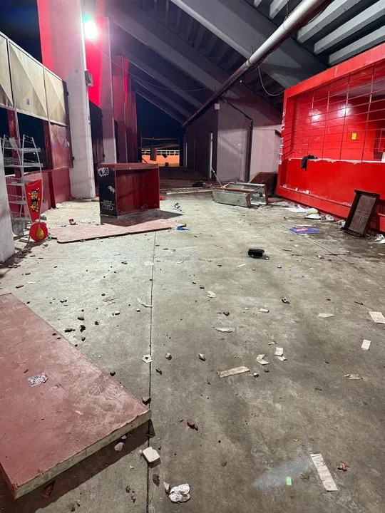 Destrucción total: las impactantes imágenes del estadio de Independiente tras la batalla campal