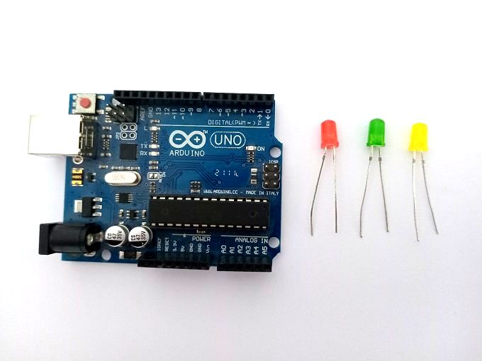 Arduino Uno With Three Red Leds On When Plugged In General - Premium City Photo Gallery - 8K