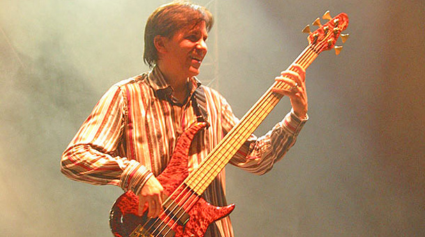 Toto's Mike Porcaro 'hanging in there' – Rock Zone UK