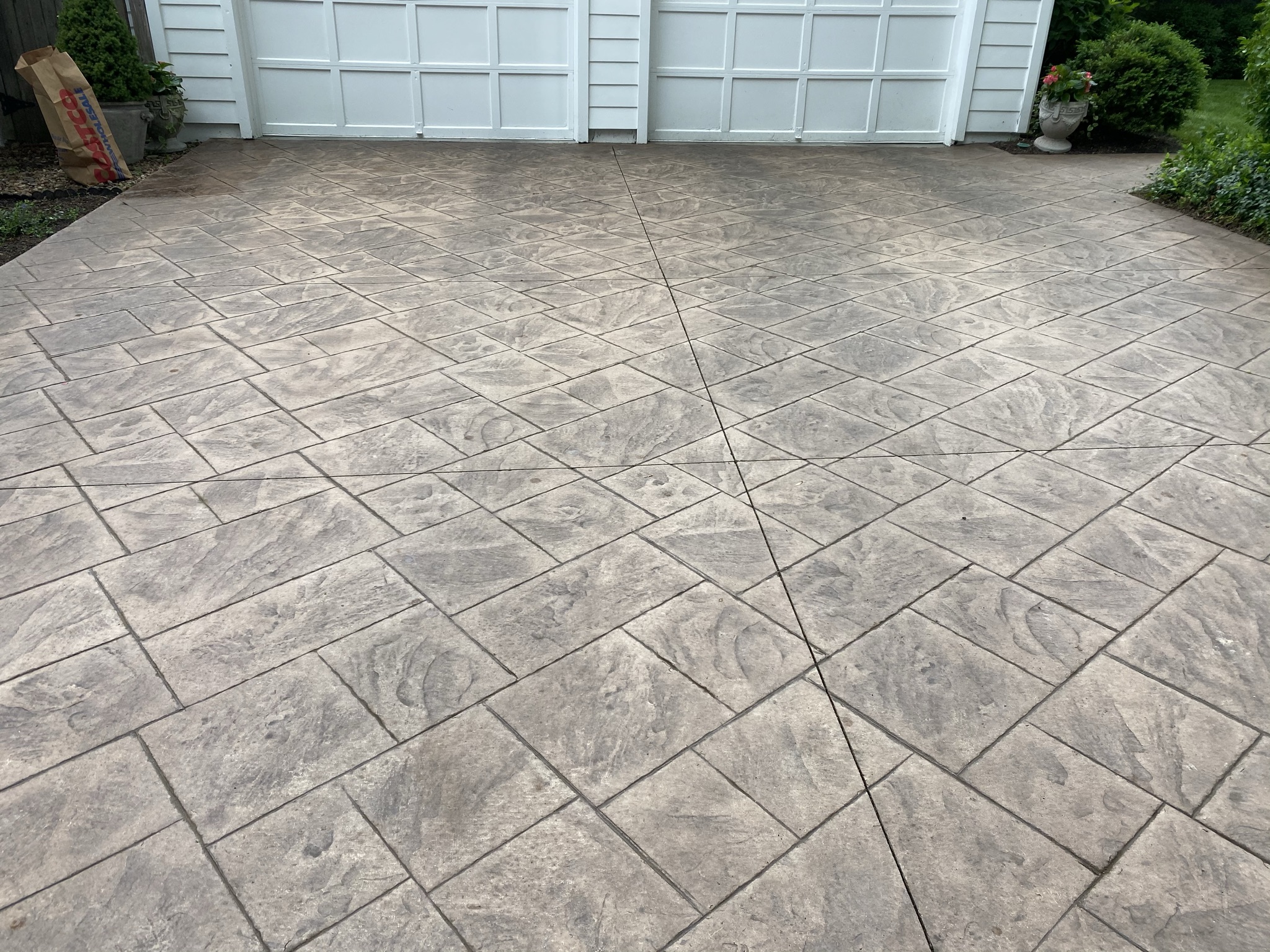 seal-stained-colored-stamped-concrete-Kansas-City-Overland-Park
