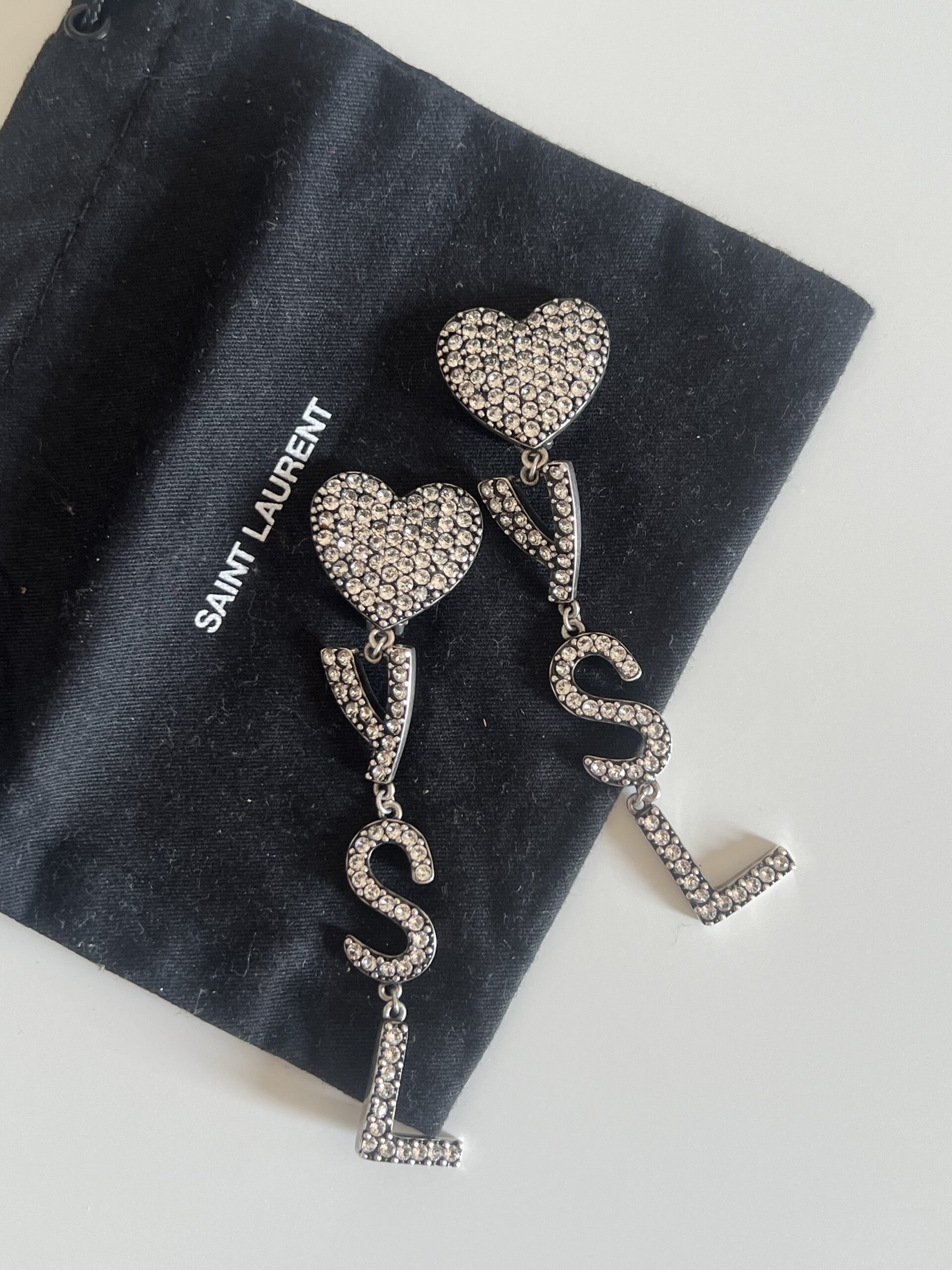 【関税&送料込】Saint Laurent Orecchini Orecchini a cerchio Cassandre in Oro - Saint Laurent | Mytheresa