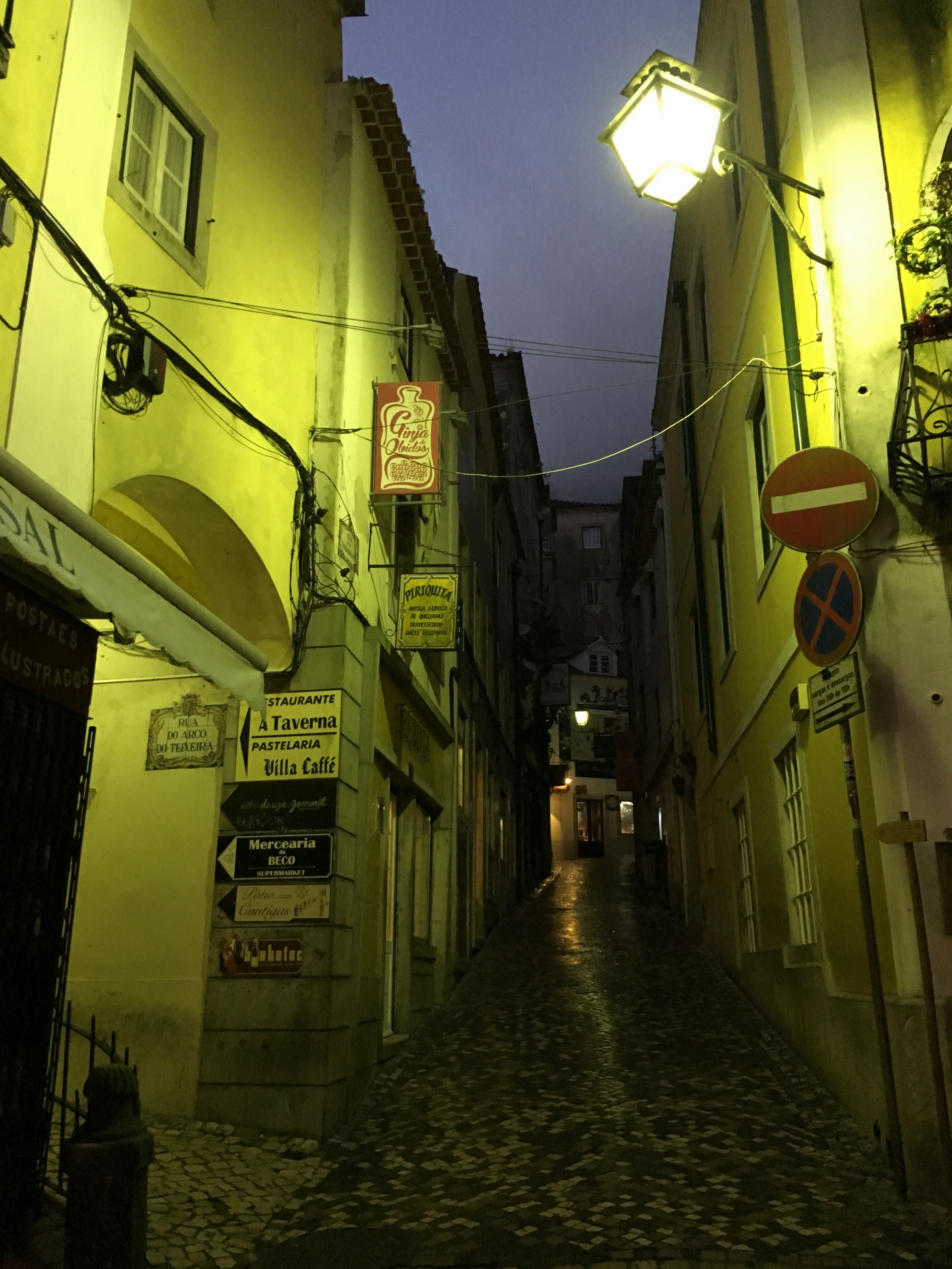 Piriquita's Pastry Shop street