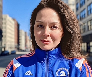 Women's Running Coach Amie Dworecki gives you holistic, personalized marathon training and ultramarathon training at 35+.