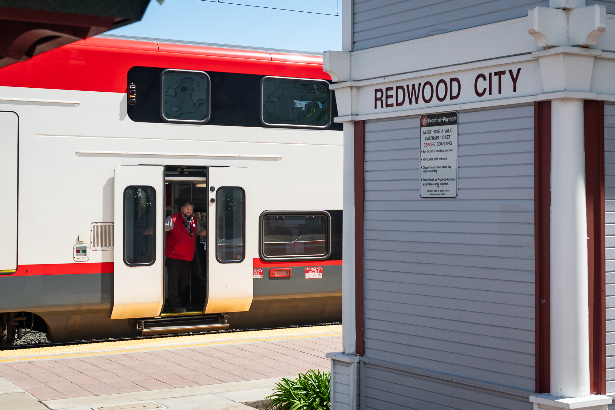 No smoking, fighting or spitting: Caltrain strengthens rider code of conduct