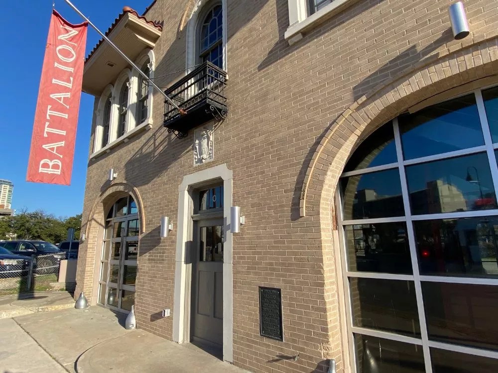 sacurrent.com - Michael Karlis - San Antonio Spurs owner quietly snaps up prime Southtown real estate