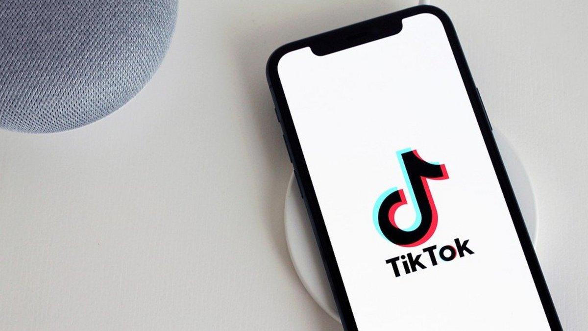 Logo TikTok dans un appareil mobile