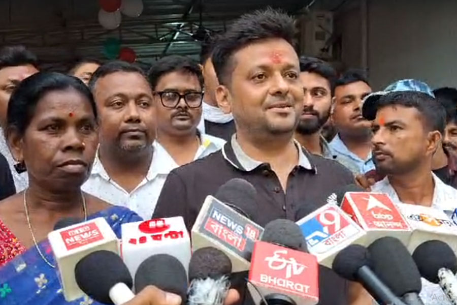 ‘দলে অনেক গদ্দার আছে’, হুগলির বাড়িতে ফিরে হুঙ্কার নিয়োগ দুর্নীতি মামলায় জেলফেরত শান্তনুর