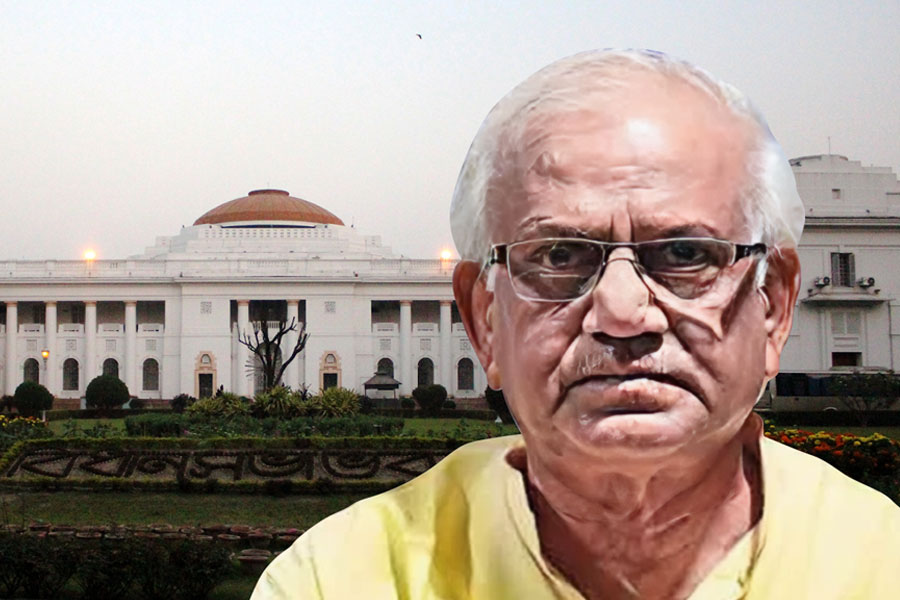 দলীয় হুইপ সত্ত্বেও গরহাজির বিধায়কদের বিরুদ্ধে কী পদক্ষেপ? সোমে বৈঠক তৃণমূলের শৃঙ্খলারক্ষা কমিটির