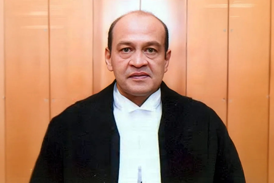 নগদ কাণ্ডে সুপ্রিম কমিটির বিরুদ্ধেই মামলা, সোমে বিচারপতি বর্মার আর্জি শুনবে শীর্ষ আদালত