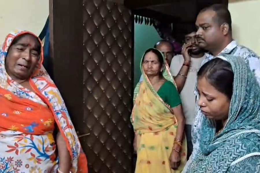 পহেলগাঁও হামলার পর পাক সেনার হাতে আটক বাংলার জওয়ান, ‘ফেরানো হোক’, কেঁদে আকুল মা!