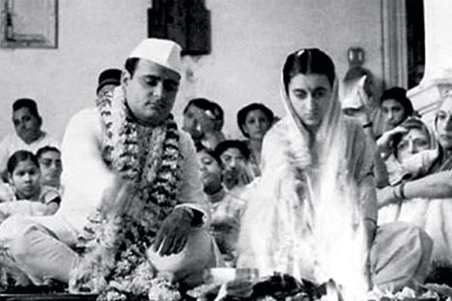 একটি বিয়ে, রাজনীতি ও ধর্ম পেরিয়ে