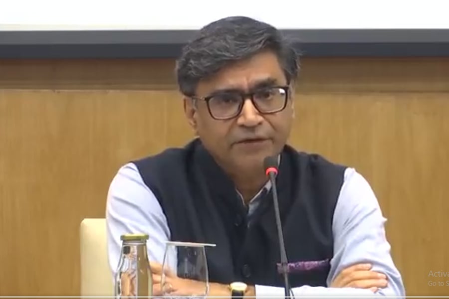 সংঘর্ষবিরতির ঘোষণায় সোশাল মিডিয়ায় কদর্য আক্রমণ বিদেশসচিবকে, পাশে দাঁড়ালেন বিরোধীরা