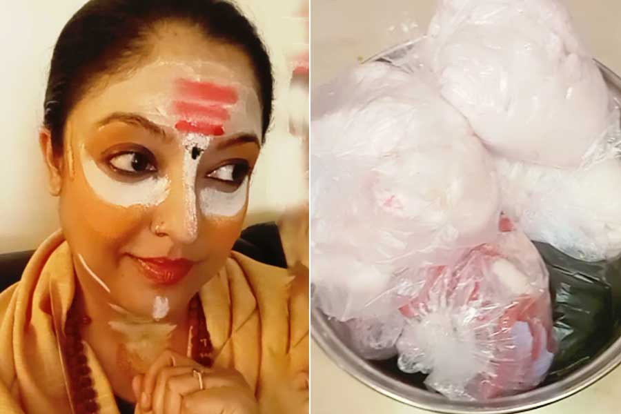 ‘সমস্ত হিসাব দিতে হবে’, শ্রাবণ মাসে মাংস খাওয়ায় তনুশ্রীকে কটাক্ষ নেটিজেনদের