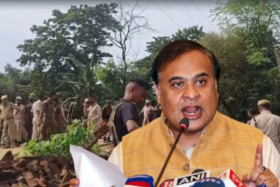 অসমে বেআইনি ভাবে জমি দখলের অভিযোগ ৩০০ পরিবারকে উৎখাত! অধিকাংশই বাংলাভাষী
