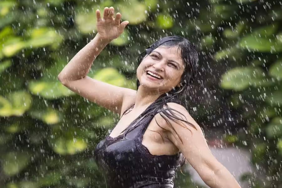 ভরা বর্ষায় ত্বকের চাই বিশেষ যত্ন, ক্ষতি রুখতে কী করবেন?