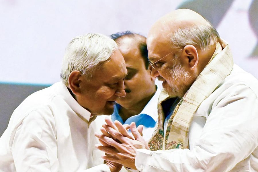 ‘ছোট্ট’ দাবি বড় শরিকের, বড় দাবি ছোট শরিকের, বিহারের রফাসূত্র খুঁজতে নীতীশের সঙ্গে বৈঠকে শাহ