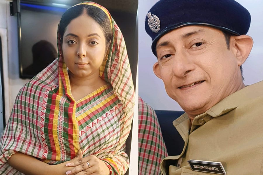 ‘ভুয়ো পরিচয়পত্র’ শ্রীময়ীর, ধরতে গেলেন ‘পুলিশ’ কাঞ্চন, পঞ্চমীর সকালে সেলেব দম্পতির কোন রহস্য ফাঁস?