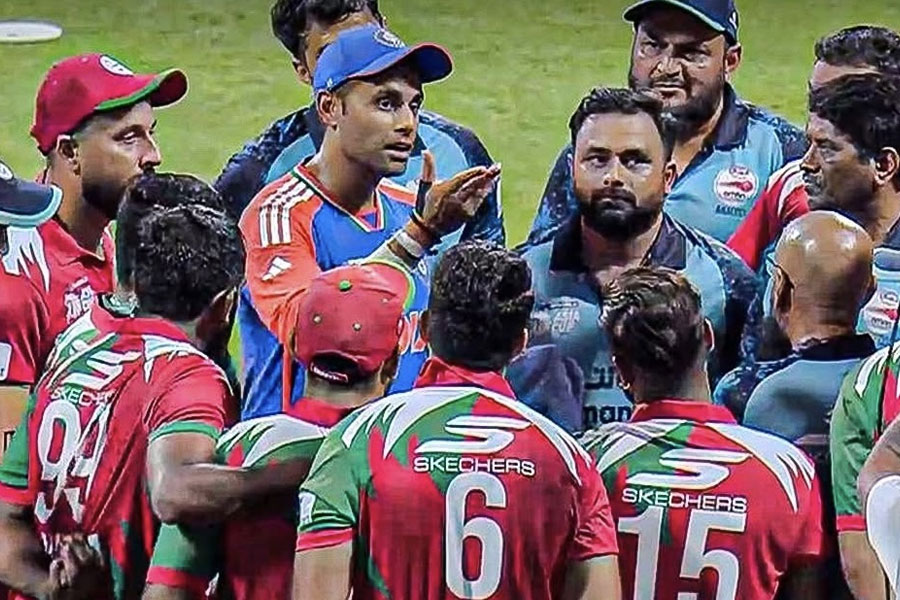 Suryakumar Yadav gave pep speak to oman group win hearts