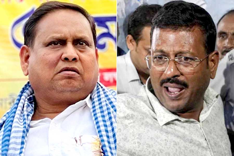 নিয়োগ দুর্নীতি মামলা: আদালতে জীবনকৃষ্ণর সঙ্গে দেখা করলেন হুমায়ুন, কী কথা হল?