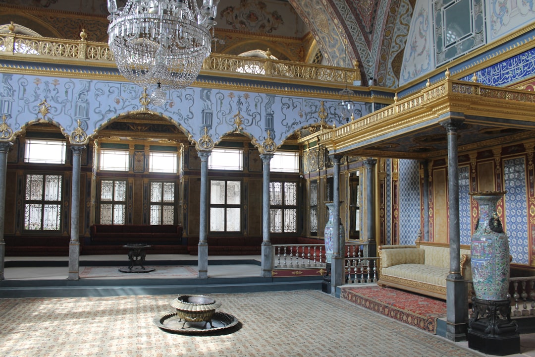 osmanli-imparatorlugunun-gizemi-kapali-kapilar-ardindaki-saray-yasami