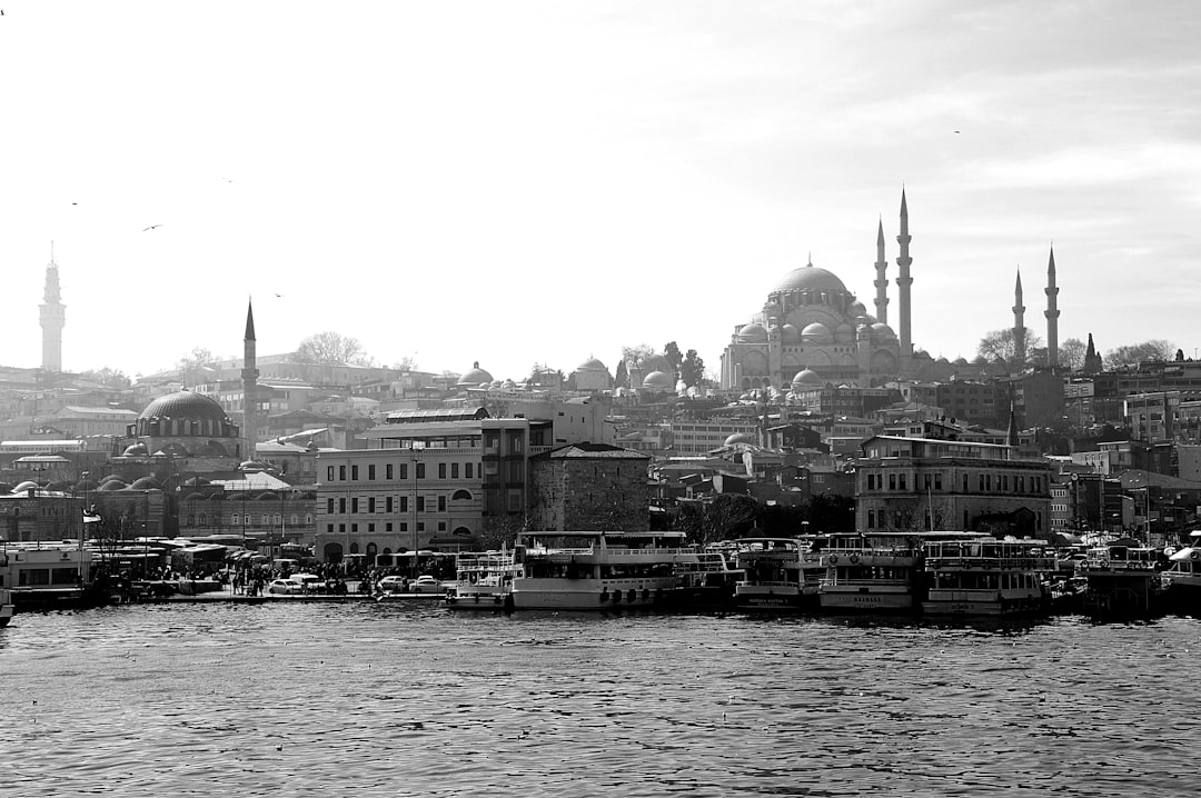 osmanli-imparatorlugunun-golgesinde-unutulmus-anadolu-beylikleri-ve-bugunku-etkileri