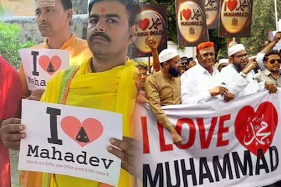 Indian Society: कट्टरता के उफान पर सेकुलर इंडिया