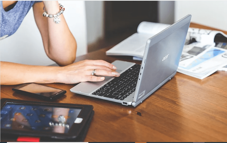 Pros and Cons of Renting Bots