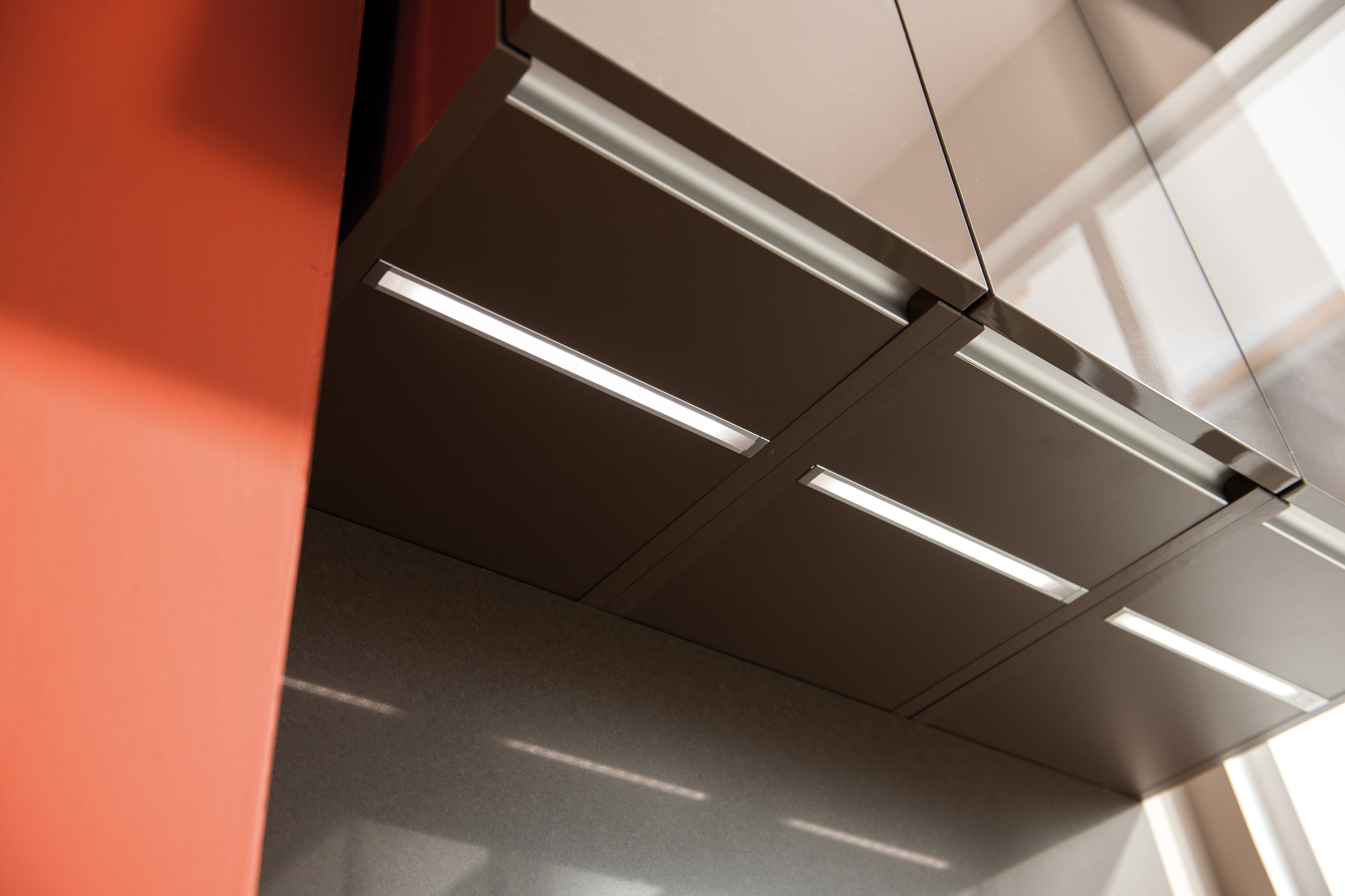 Led lichtleiste »hand sweep sensor beleuchtung, für schrank küche . Individuelle Beleuchtungskonzepte fÃ¼r KÃ¼chen âº Schmidt Dresden