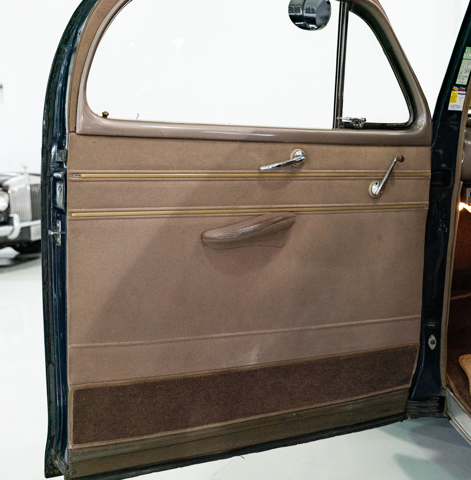 1940 LINCOLN-ZEPHYR THREE-WINDOW COUPE – Daniel Schmitt & Co