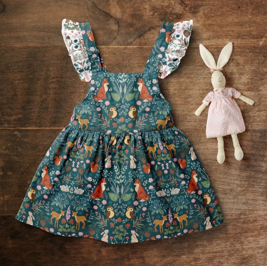 Belle & Boo Bio Baumwollstoff Midgnight Fairy Tale genäht als süßes Kleidchen