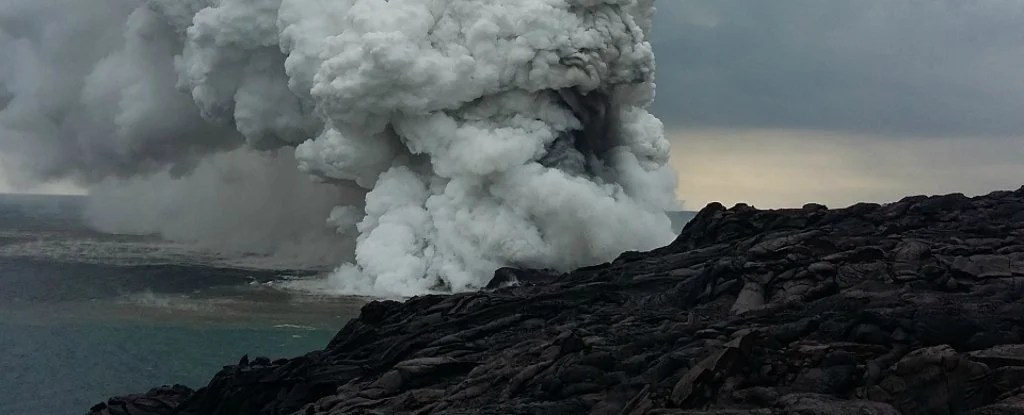 Collapse Sea From Science Alert: “WATCH: A chunk of Hawaii just collapsed into the ...