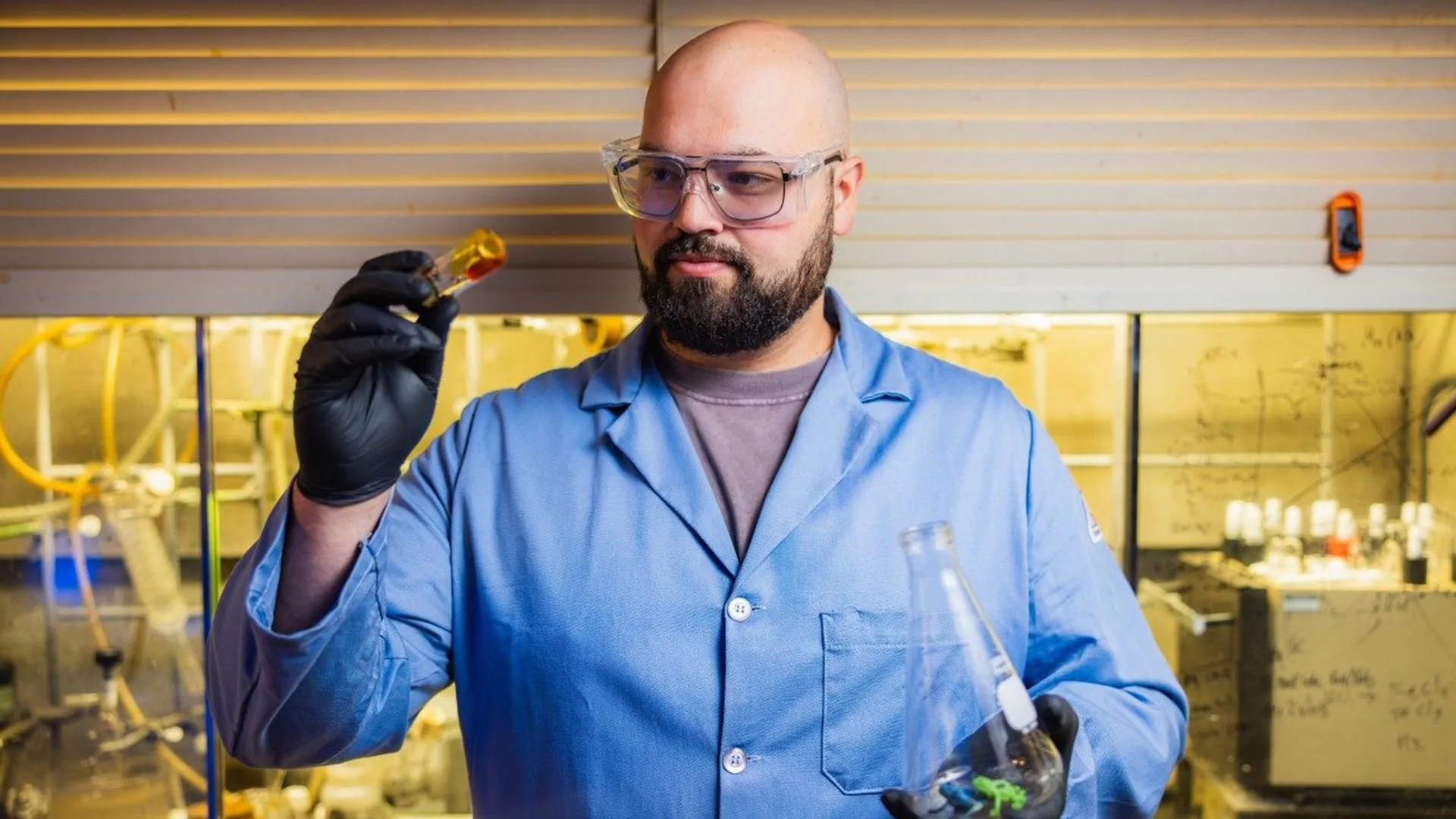 New Breakthrough: Turning PVC Plastic Waste Into High-Performance Engine Oil! (2026)