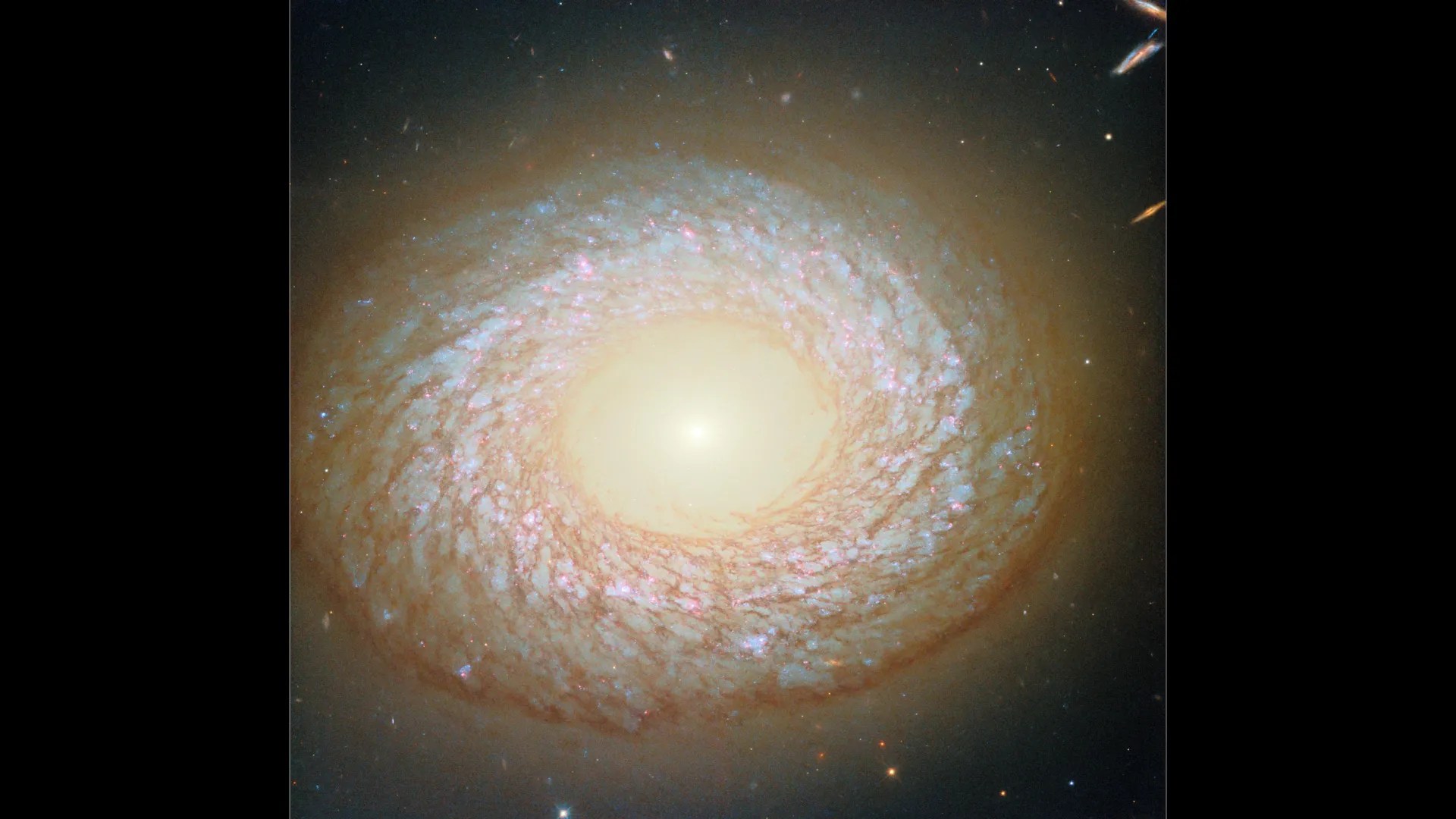 NGC 2775星系:亦橢圓亦螺旋,星系合併的宇宙謎團! NGC 2775星系:亦橢圓亦螺旋,星系合併的宇宙謎團!