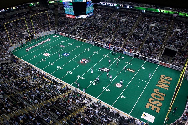 How much do arena football players make?