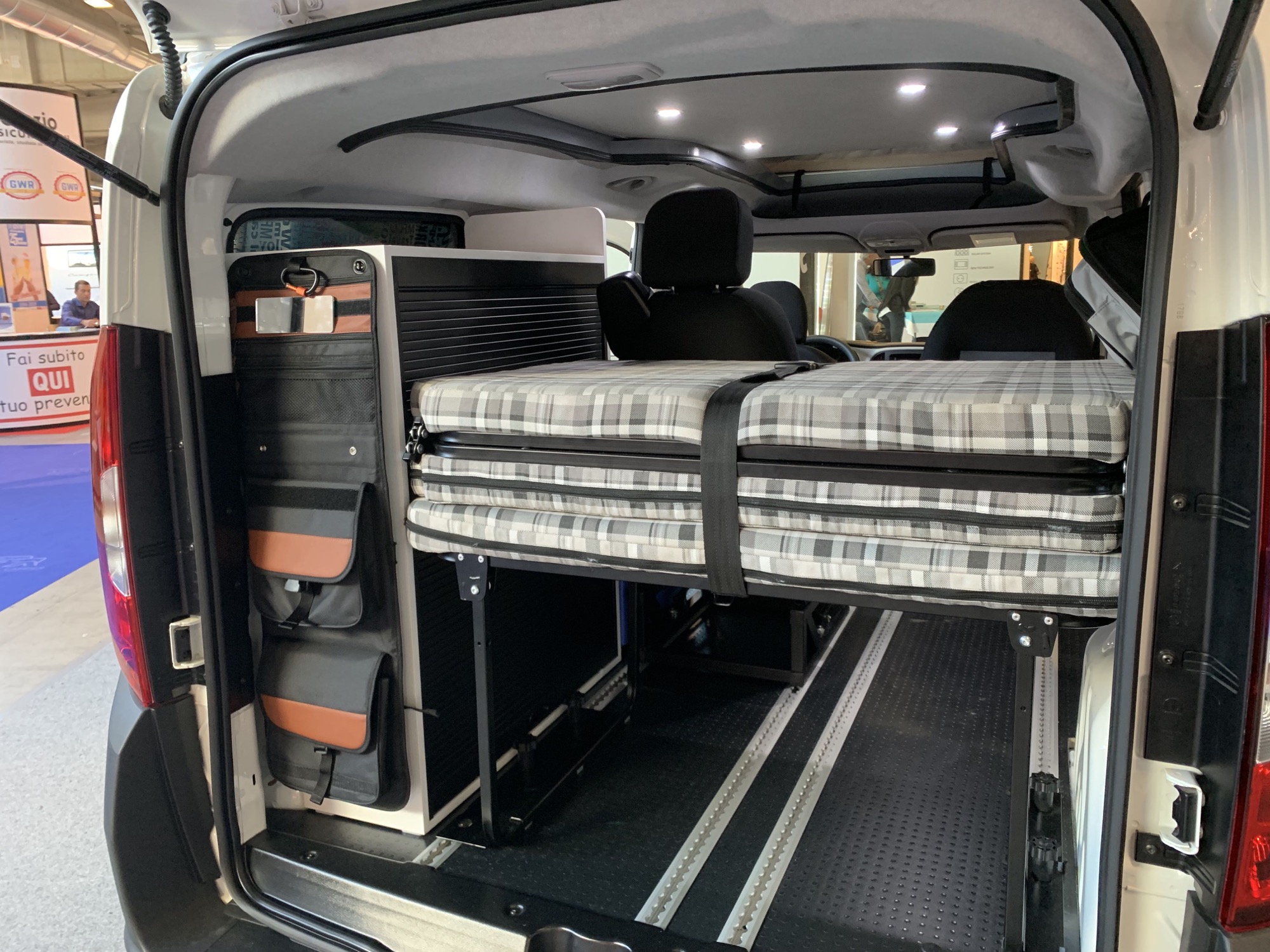 Se Un Camper Qualsiasi Camper E Troppo Grande Ecco La Soluzione Arriva Dall Ucraina Un Affascinante Proposta Su Fiat Doblo Maxi Con Tetto A Soffietto Seimetri It