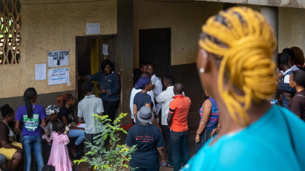 Élections générales en Sierra Leone: un jour de vote marqué par la crainte de violences
